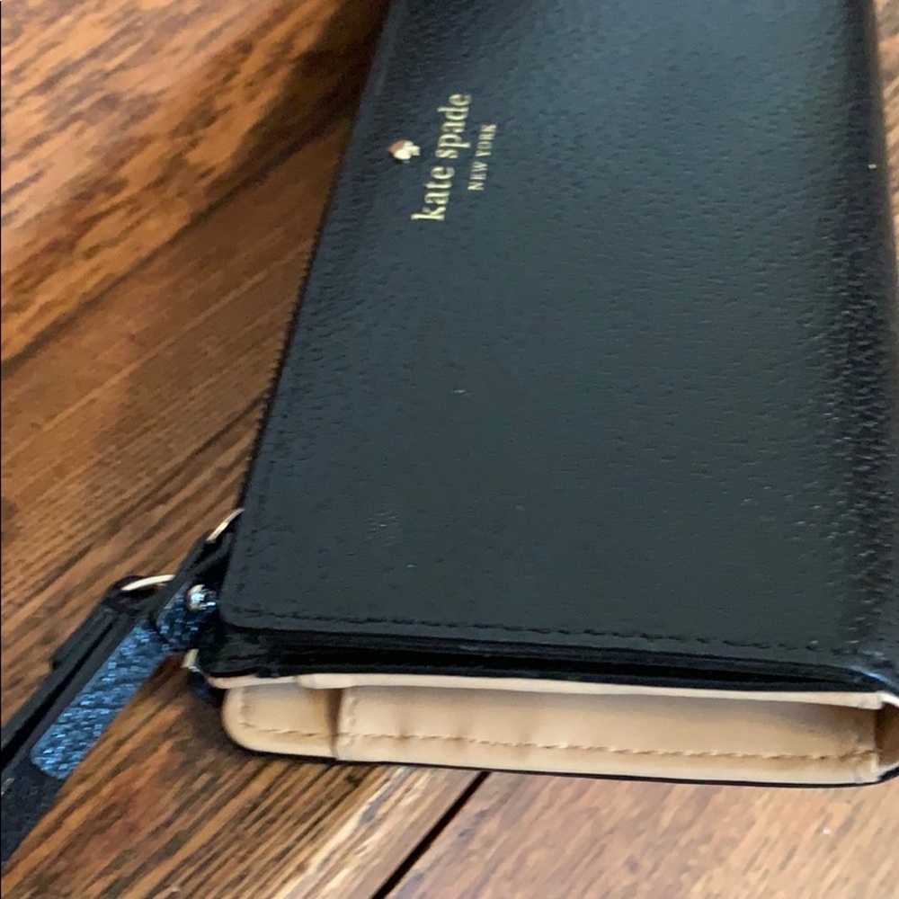 Kate Spade wallet wristlet in Excellent Condition!